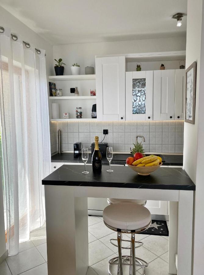Sea View Suite Orasac Bagian luar foto